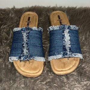 Minnetonka Denim Sandals size 8 NWOT